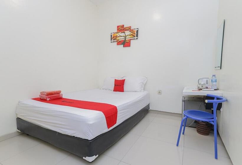 בית מלון כפרי Reddoorz Plus @ K23 Rungkut Madya