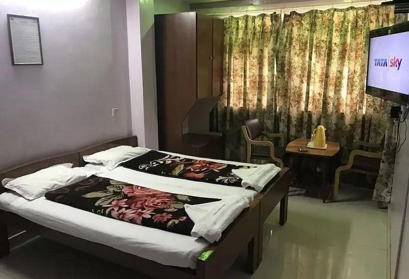 ホテル Room Maangta 335 Panaji