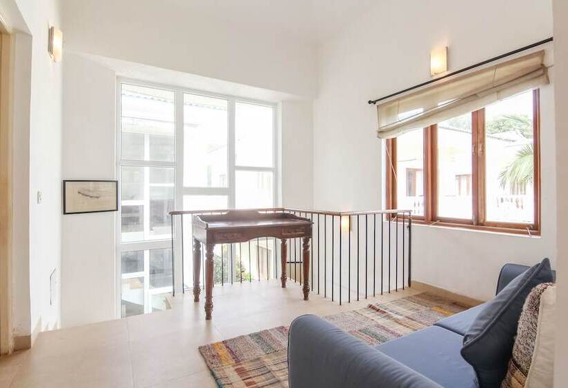 Пансион Casa Azure