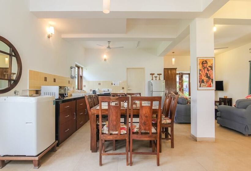 Пансион Casa Azure