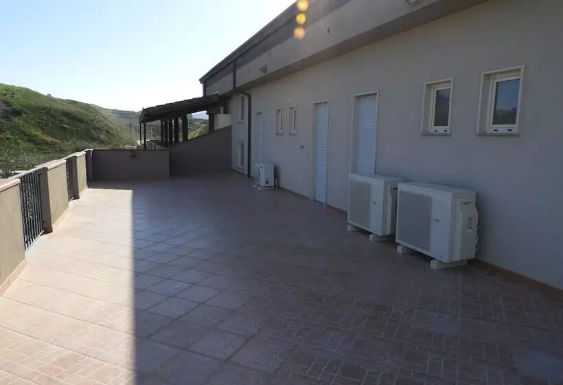 Majatalo Casale Marcalia  Bed & Breakfast