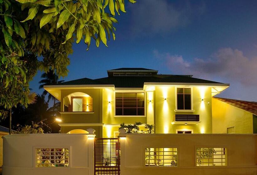 پانسیون Marina Boutique