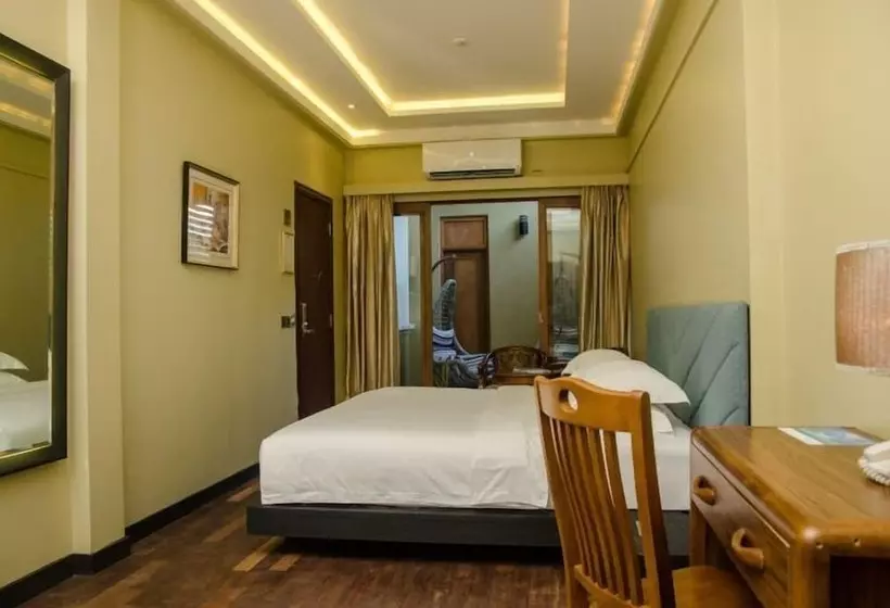 پانسیون Marina Boutique