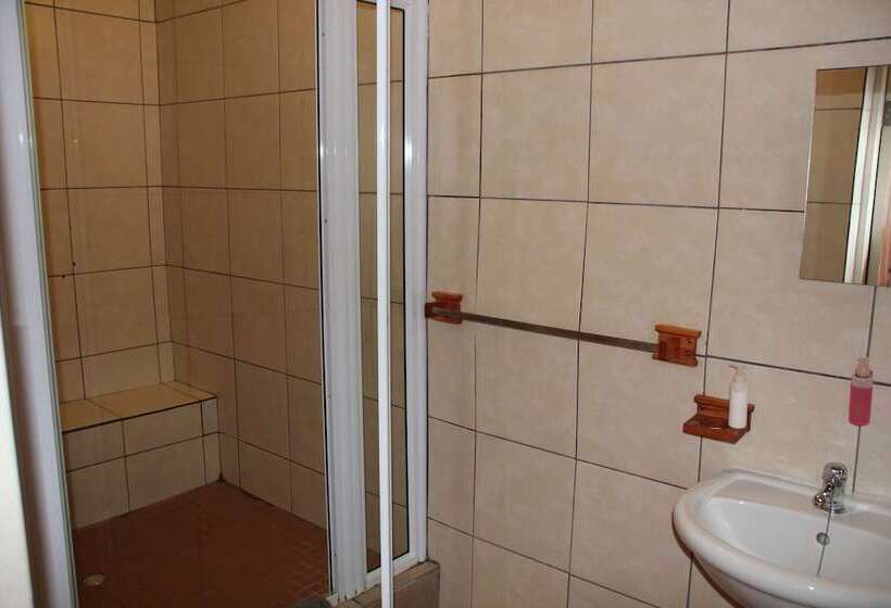 تختخواب و صبحانه Anandi Guesthouse Swakopmund