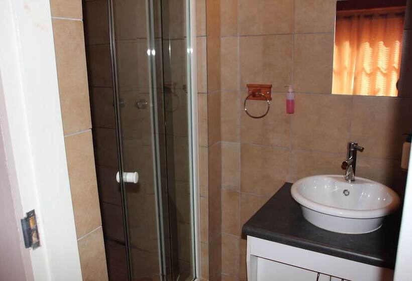 تختخواب و صبحانه Anandi Guesthouse Swakopmund