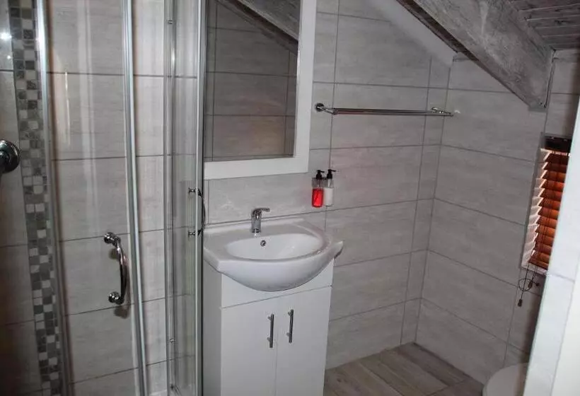 تختخواب و صبحانه Anandi Guesthouse Swakopmund