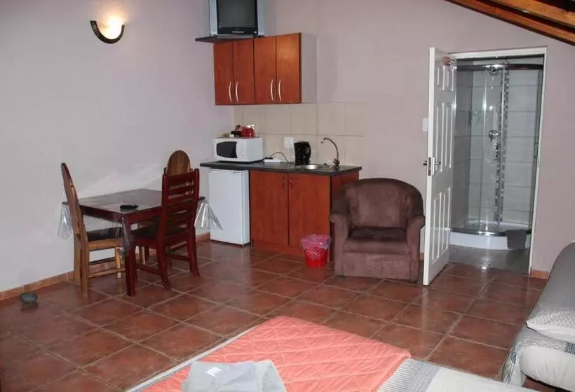تختخواب و صبحانه Anandi Guesthouse Swakopmund