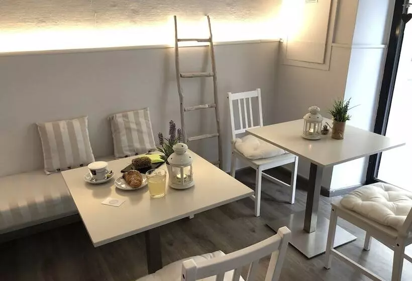 ベッドアンドブレックファースト Palazzo Vasarri   Luxury Design Suites