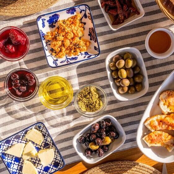 هتل Espira By Antioch