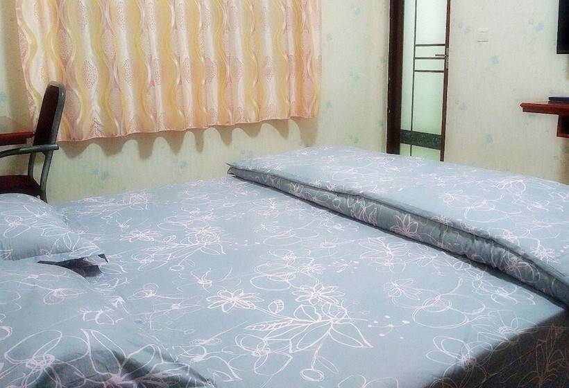 Guanghan Sunshine Hostel