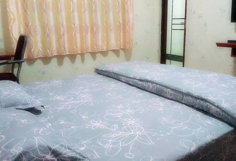 Guanghan Sunshine Hostel