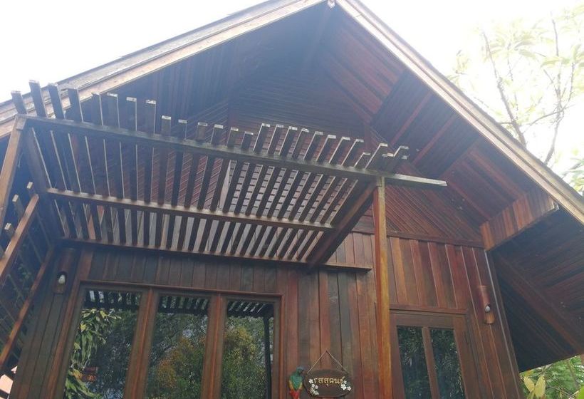 ホテル Baankorpai Amphawa