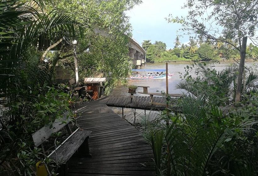 ホテル Baankorpai Amphawa