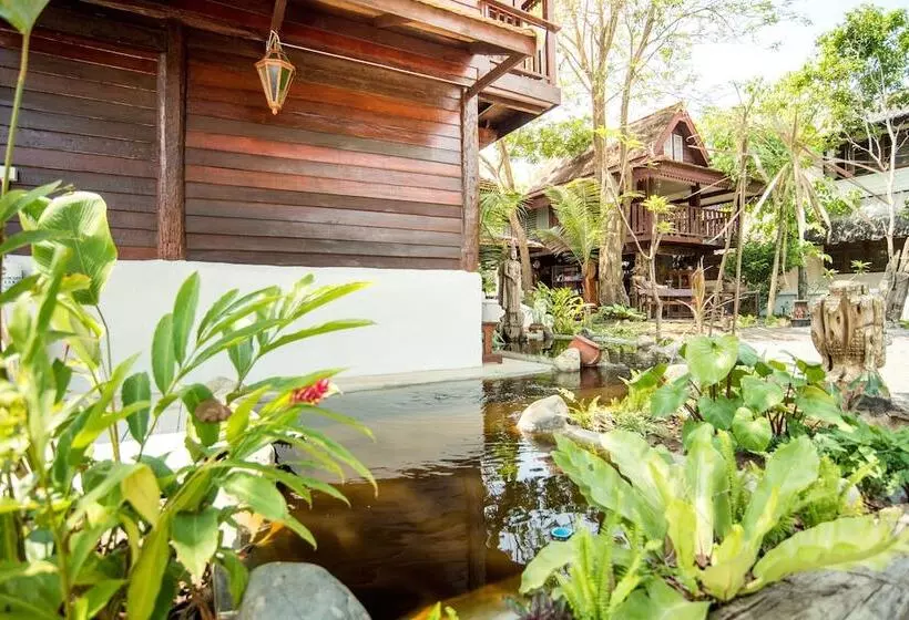 هتل Boon Home Stay Arts And Crafts