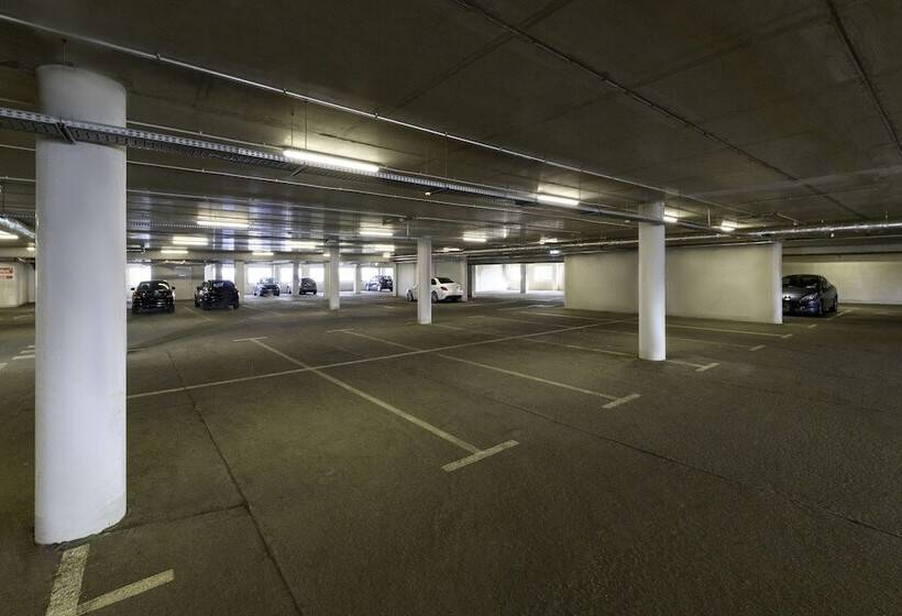 호텔 Campanile Berlin Brandenburg Airport