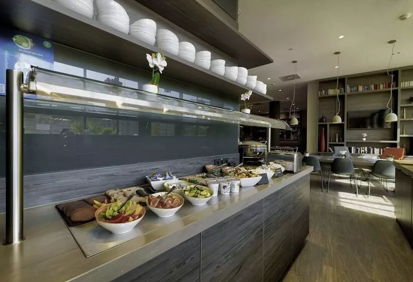 Hotelli Campanile Berlin Brandenburg Airport