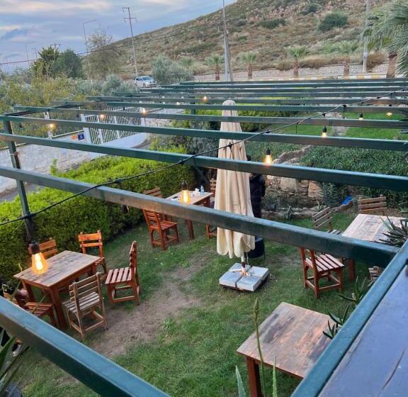 هتل Espira By Antioch