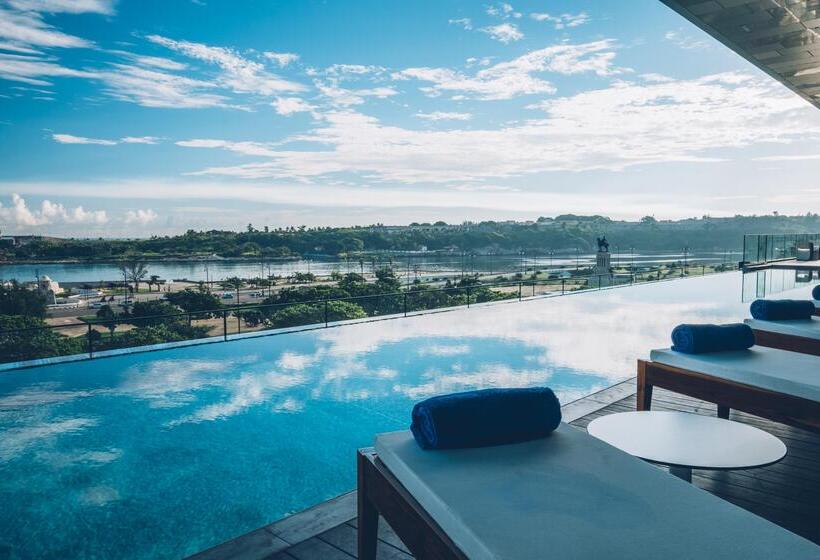 ホテル Iberostar Grand Packard