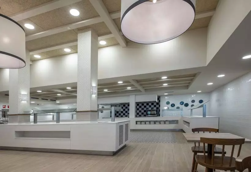 ホテル Rosamar Es Blau  Adults Only