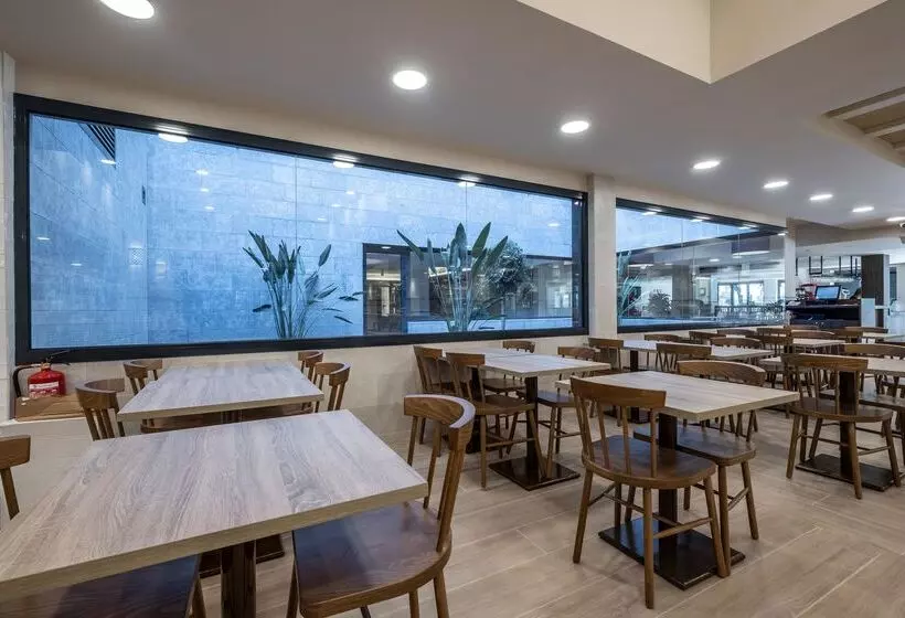 ホテル Rosamar Es Blau  Adults Only