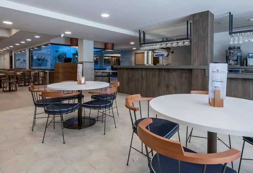 ホテル Rosamar Es Blau  Adults Only