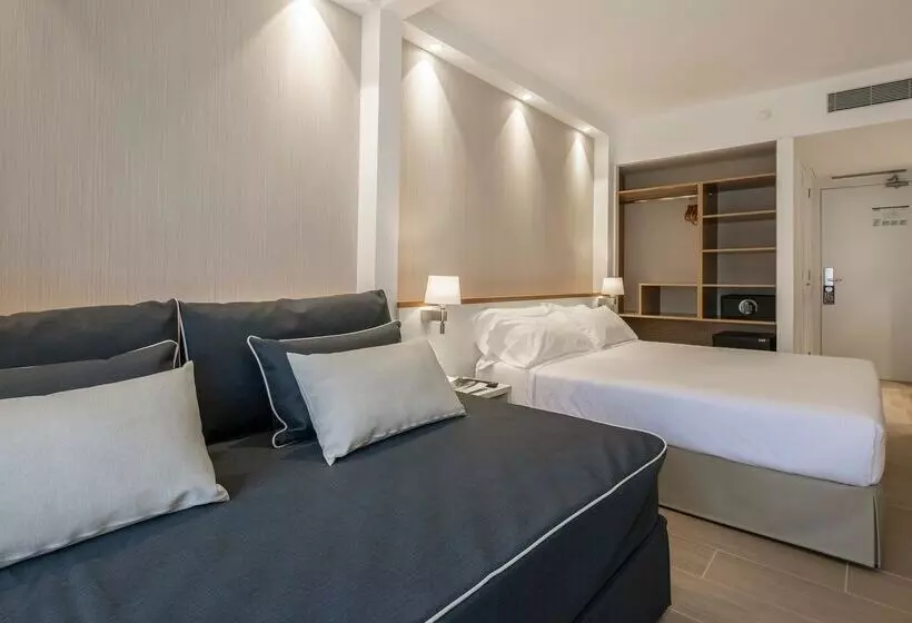 ホテル Rosamar Es Blau  Adults Only