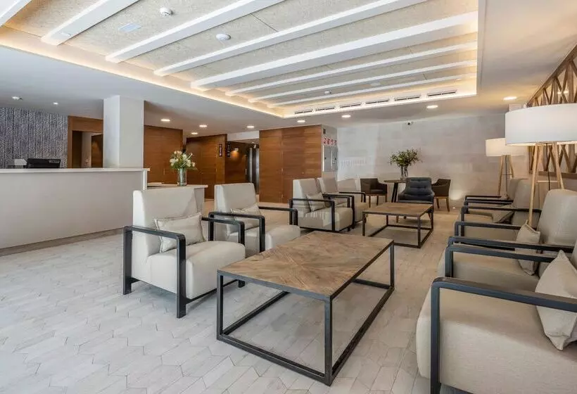 ホテル Rosamar Es Blau  Adults Only