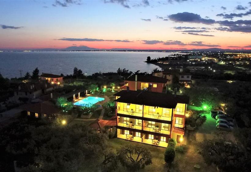 בית מלון כפרי Sunday Summer Resort