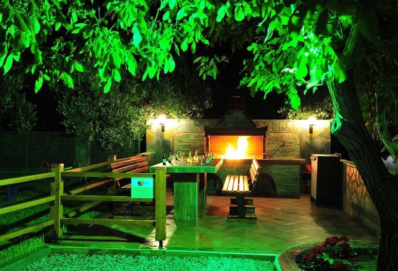 בית מלון כפרי Sunday Summer Resort