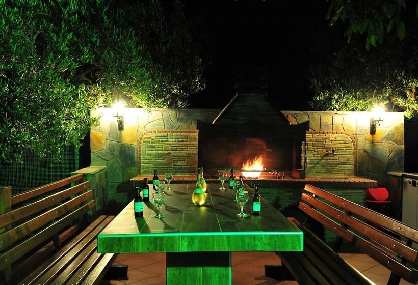 בית מלון כפרי Sunday Summer Resort