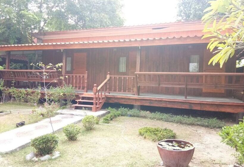 هتل Vassanadee Resort And Camp