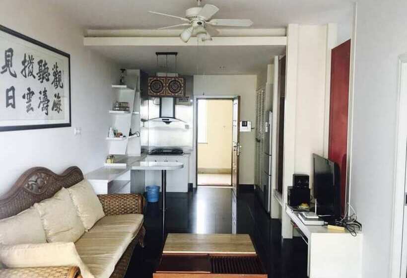 Sunshine Coast Seaview Holiday Apartment