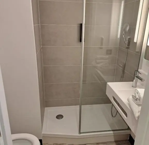 B&b Hotel Mâcon Sud