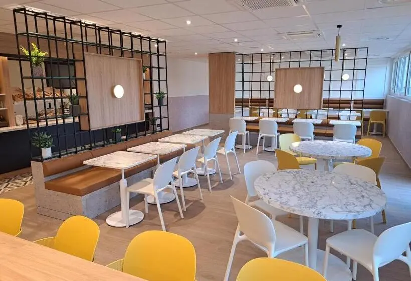 B&b Hotel Mâcon Sud