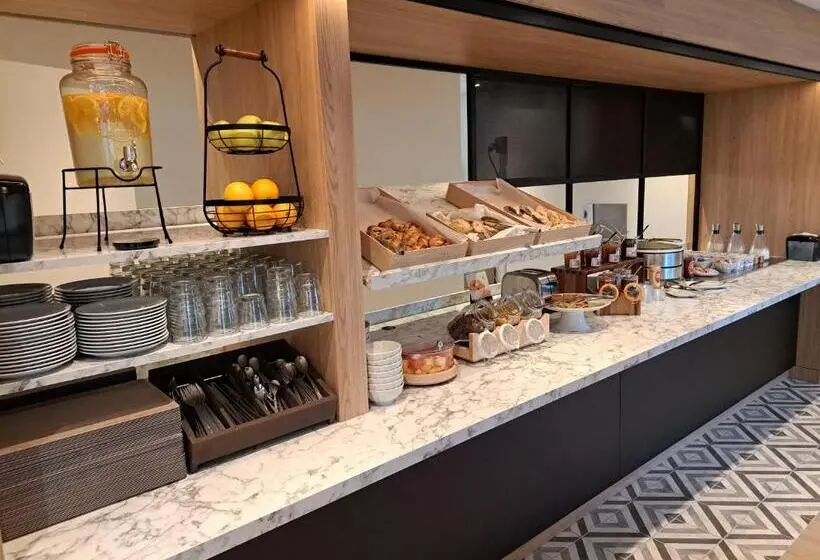 B&b Hotel Mâcon Sud