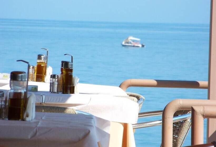 ホテル Agia Fotia