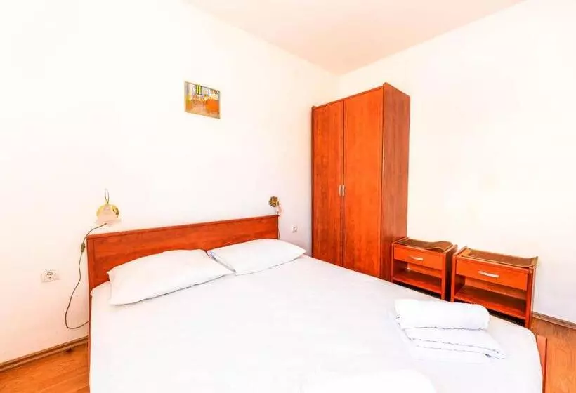 Hotelli Apartments Silvia