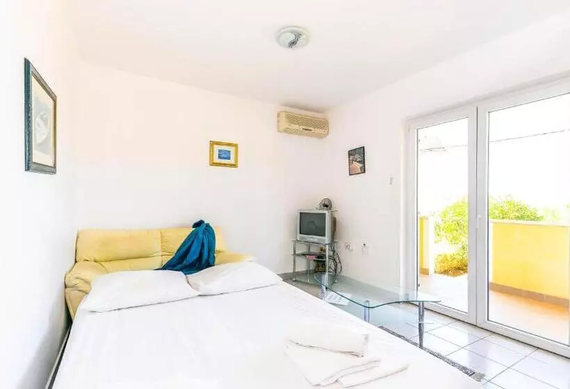 Hotelli Apartments Silvia
