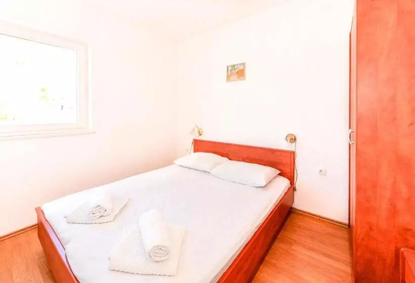 Hotelli Apartments Silvia
