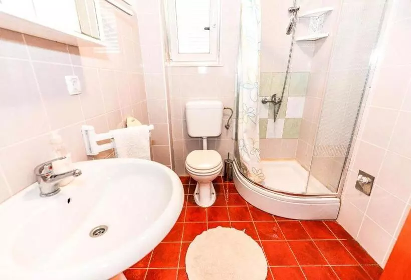 Hotelli Apartments Silvia