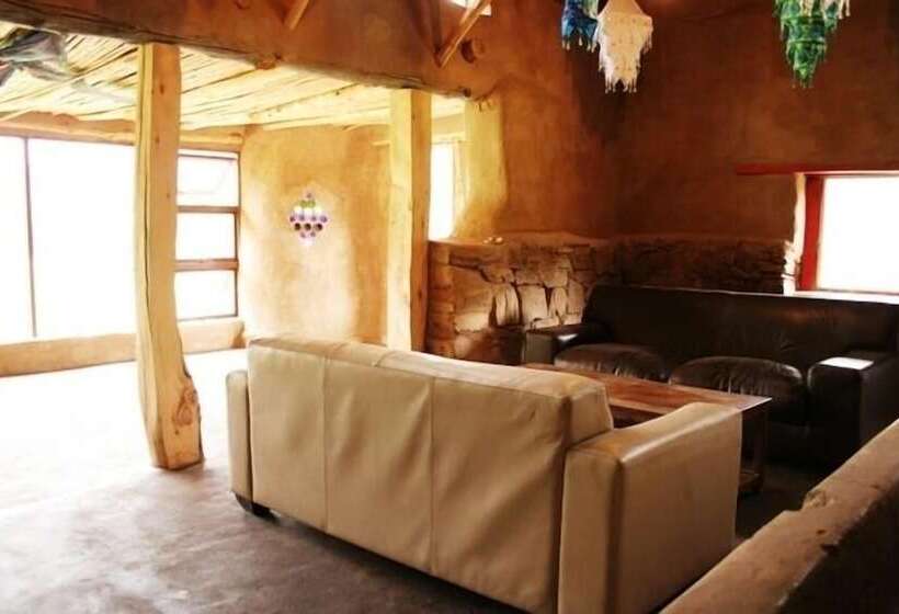 فندق Cedar Falls