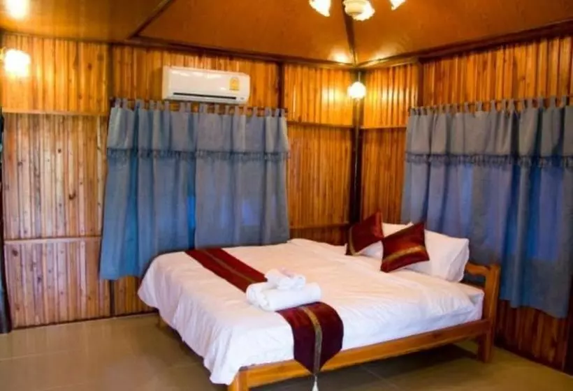 Hotelli Lom Rak Resort