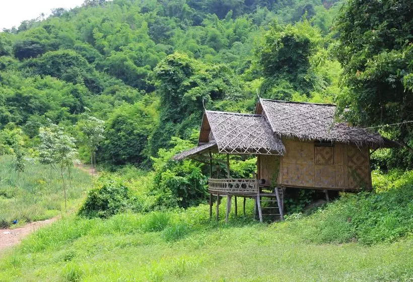 Hotelli Lom Rak Resort