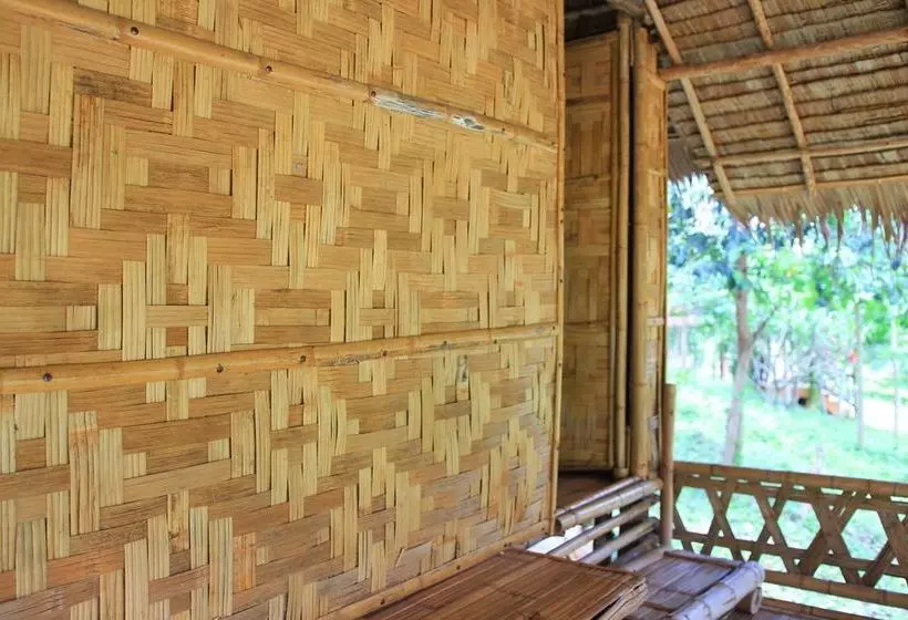 Hotelli Lom Rak Resort