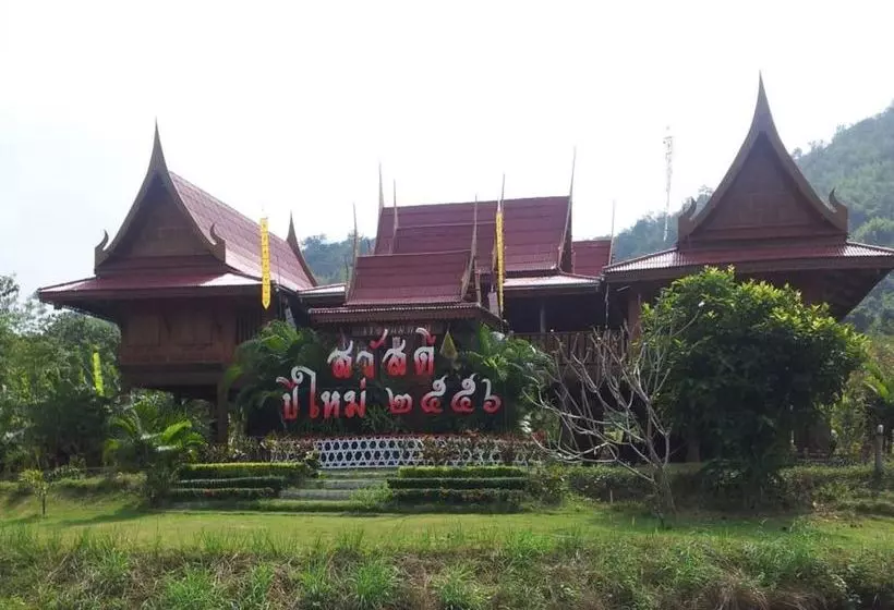 Hotelli Lom Rak Resort