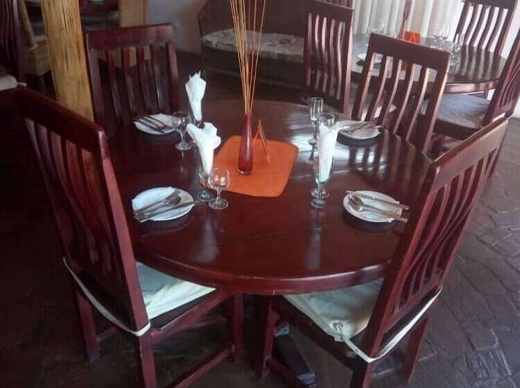 هتل Pakanaka Lodge