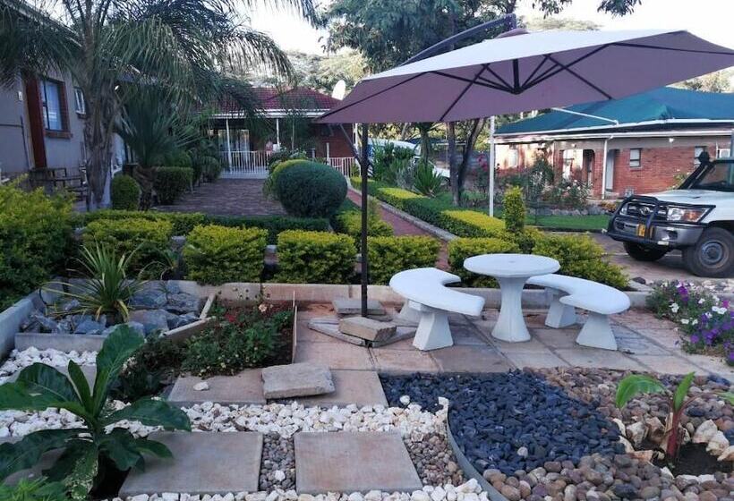 هتل Palm Leaf Gardens