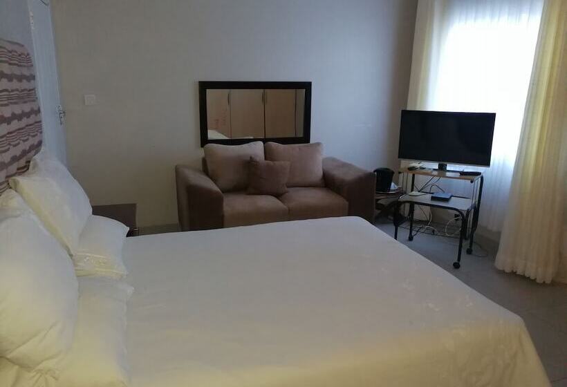 هتل Palm Leaf Gardens