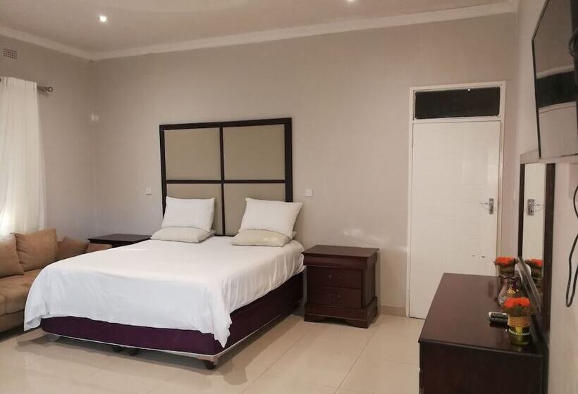 هتل Palm Leaf Gardens