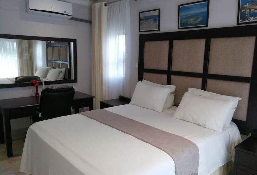 هتل Palm Leaf Gardens